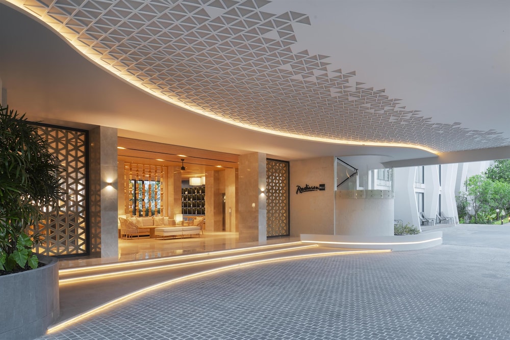 Radisson Blu Resort, Phuket Mai Khao Beach 44/50