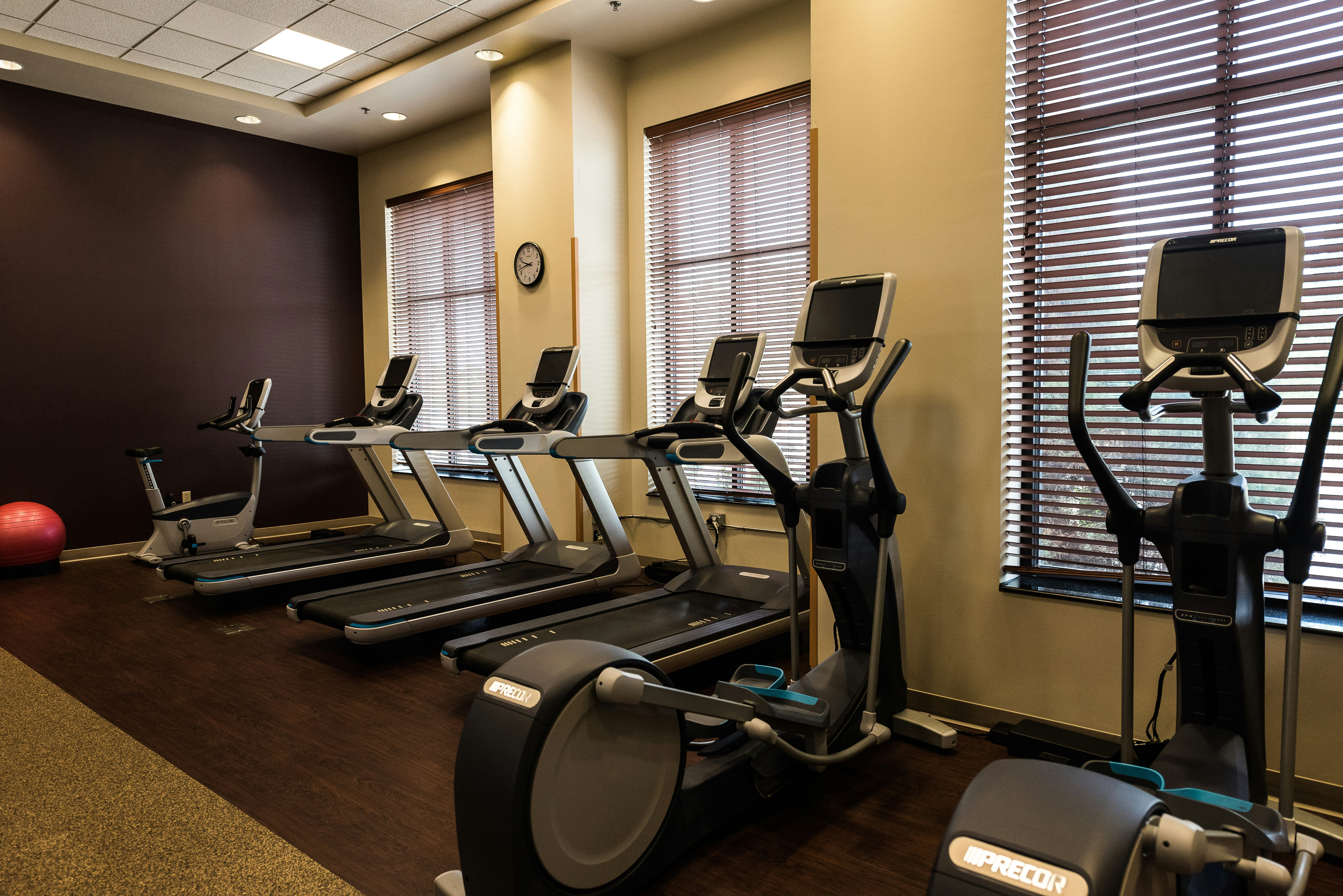 Embassy Suites by Hilton Minneapolis North 37/72