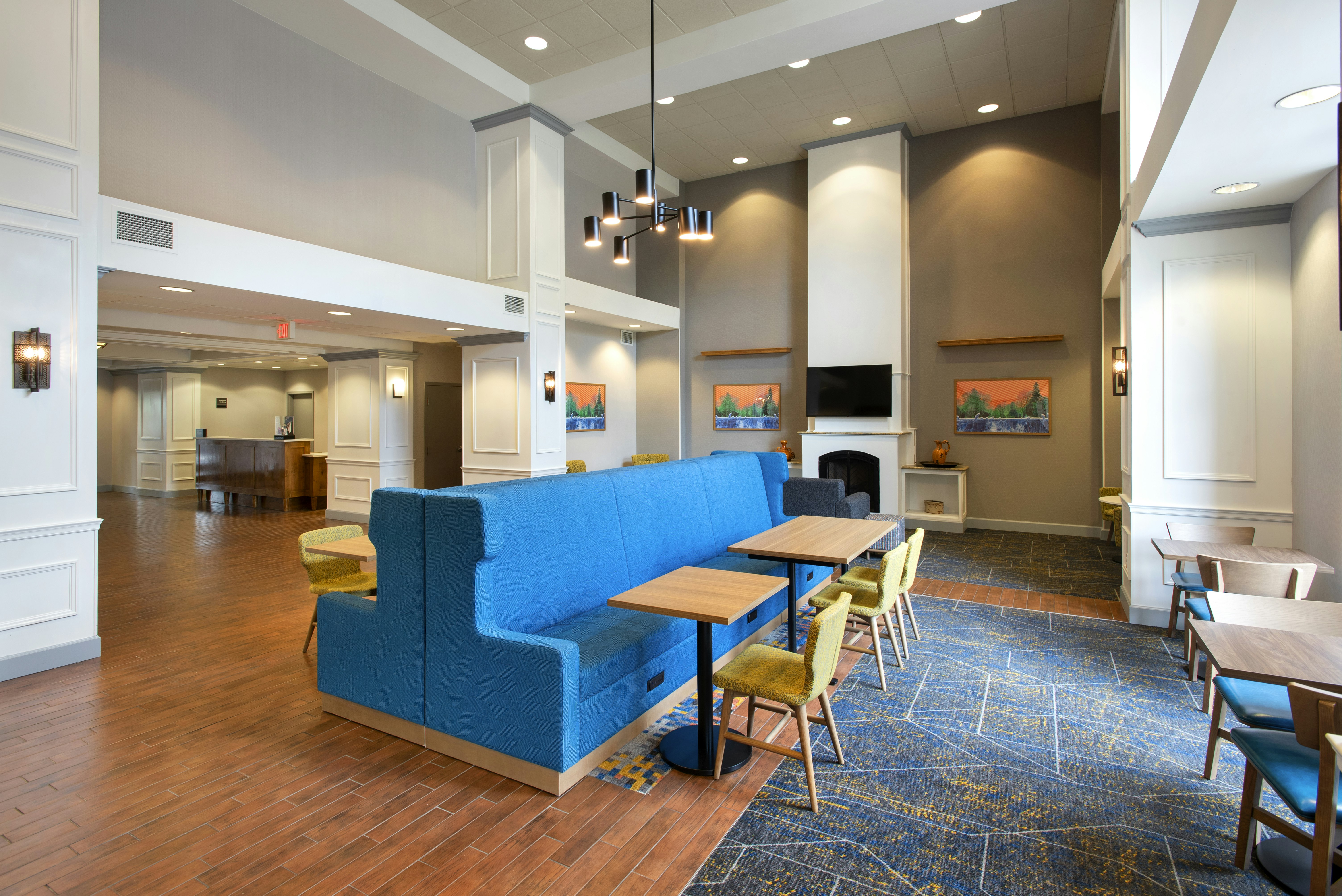 Hampton Inn and Suites New Hartford 43/64