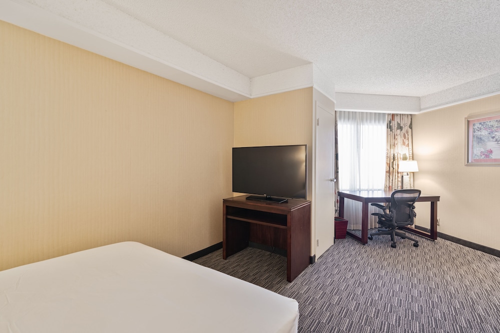 Harmony Suites Secaucus Meadowlands 16/44
