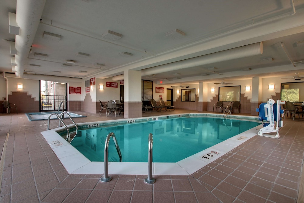 Drury Inn and Suites Evansville East 24/50