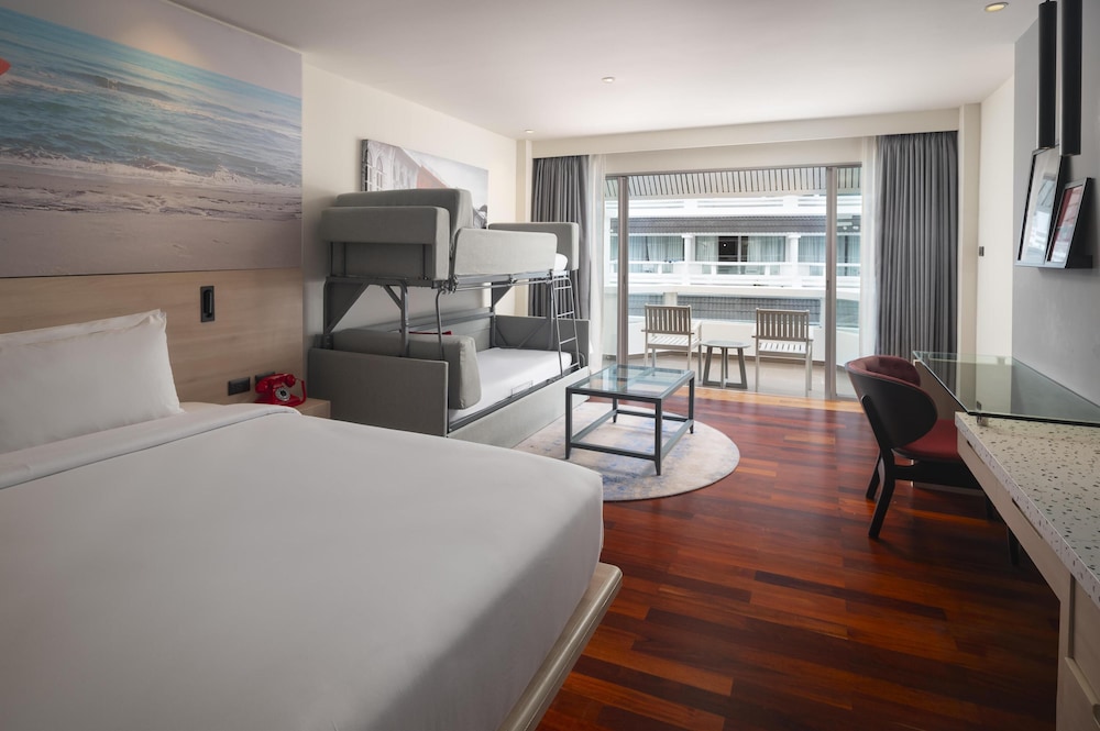 Radisson RED Phuket Patong Beach 10/48