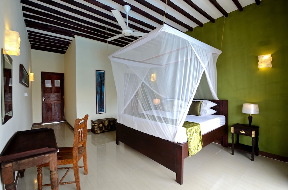 Amaan Beach Bungalows 17/38