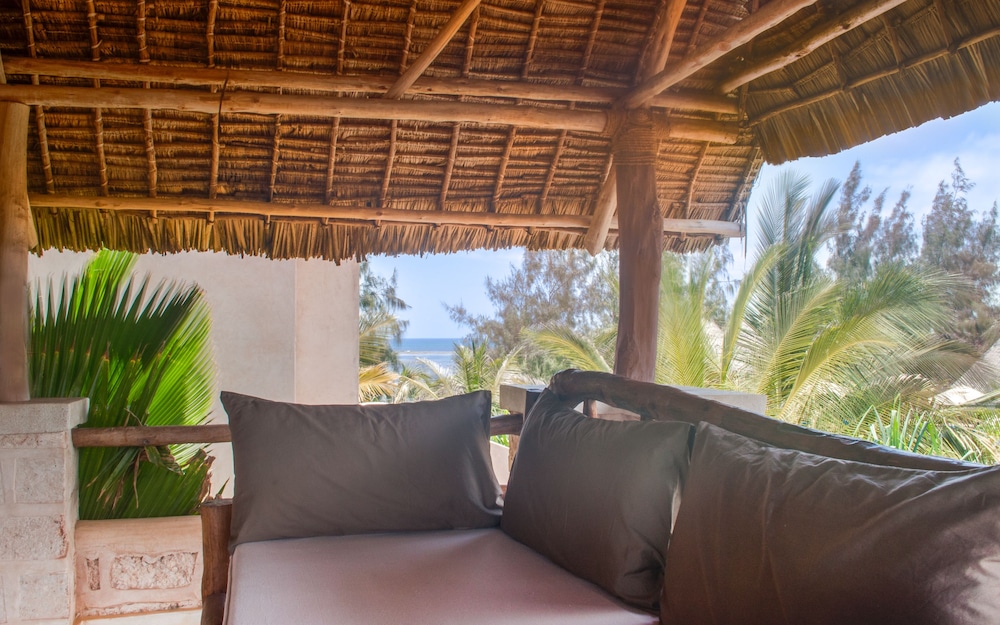 The Charming Lonno Lodge 25/50