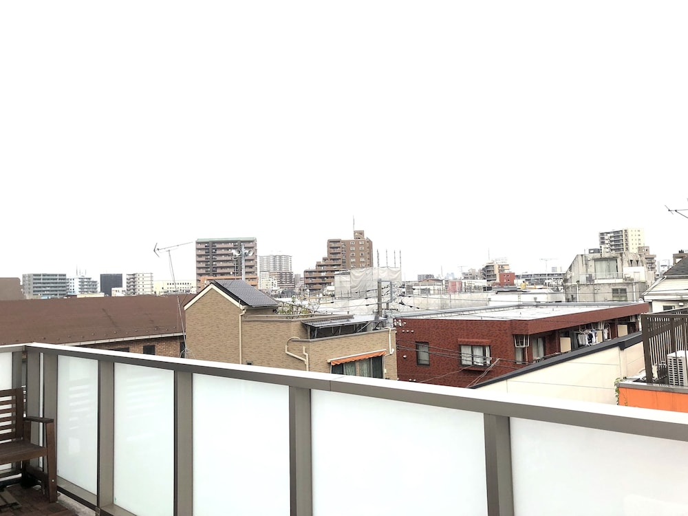 Tokyo Art House 2/49