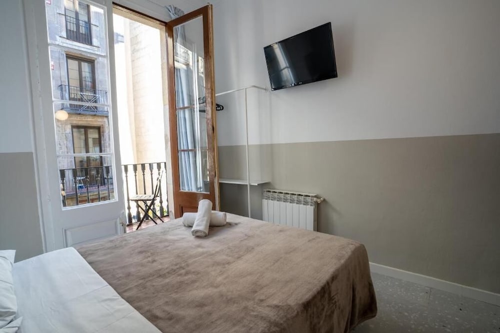 CITY, DOUBLE BED, BALCONY