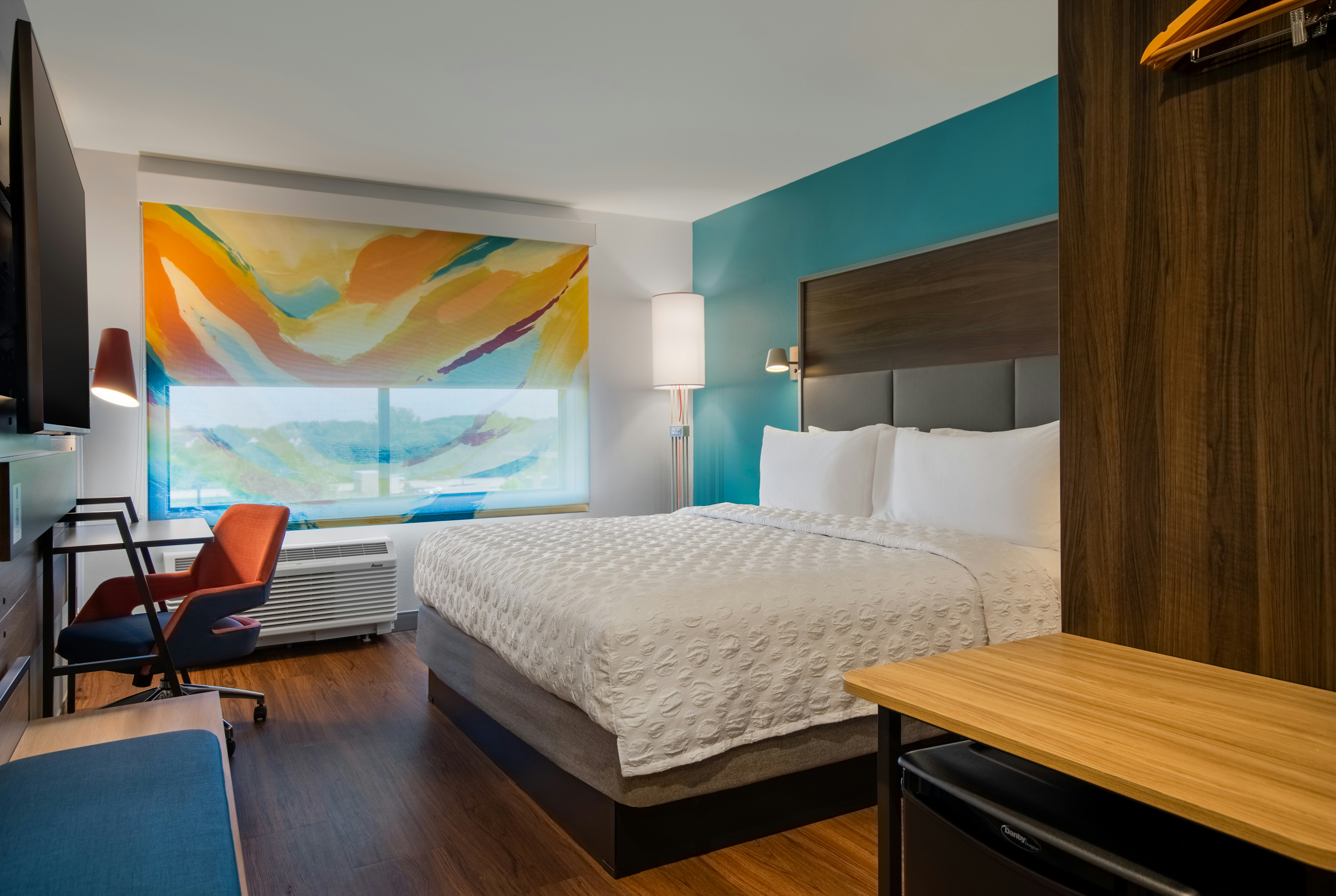غرفة بسرير كينج، Tru by Hilton Merrillville 2/4