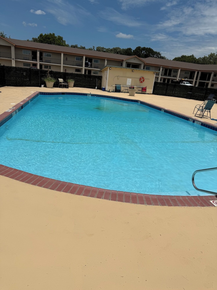 Days Inn By Wyndham Gatesville 29/41