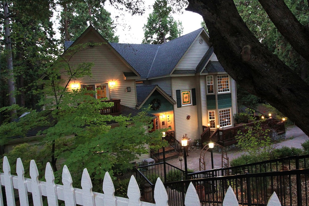 McCaffrey House Bed and Breakfast Inn 52/52