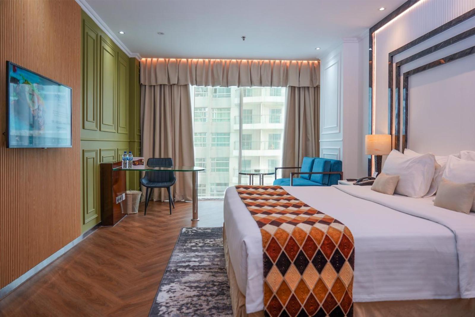 EXECUTIVE, QUEEN BED