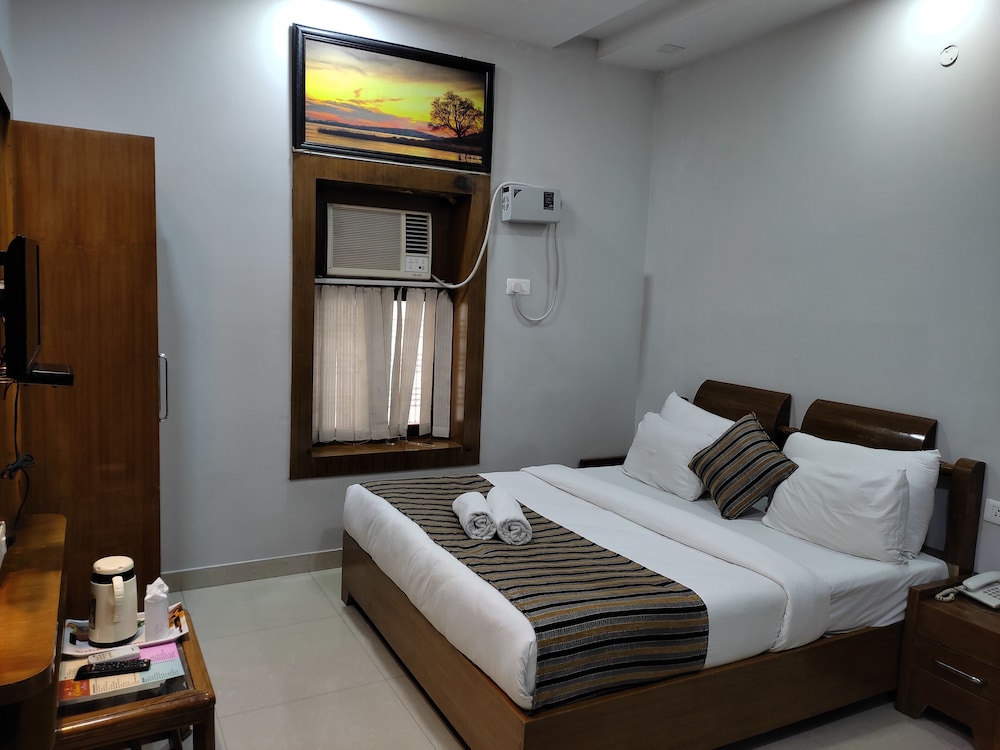 HOTEL KRISHNA JI 27/67