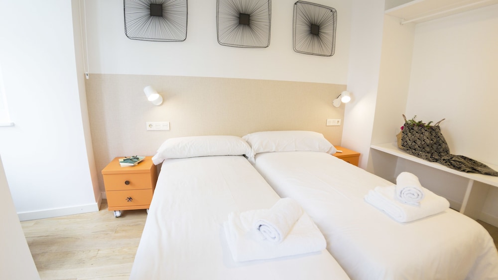 1 BEDROOM, APARTMENT