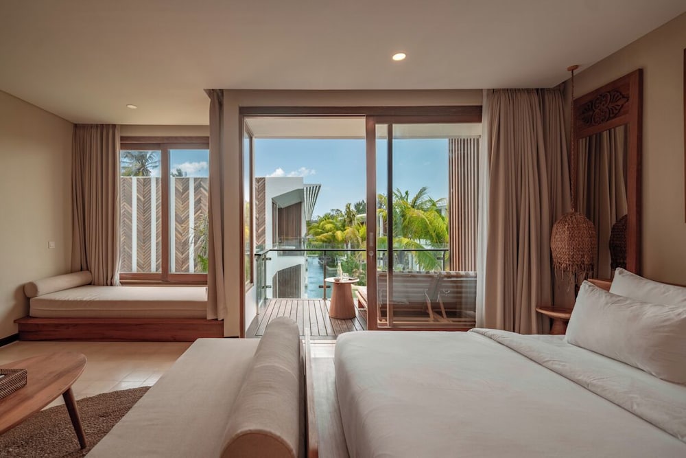 Deluxe Lagoon View