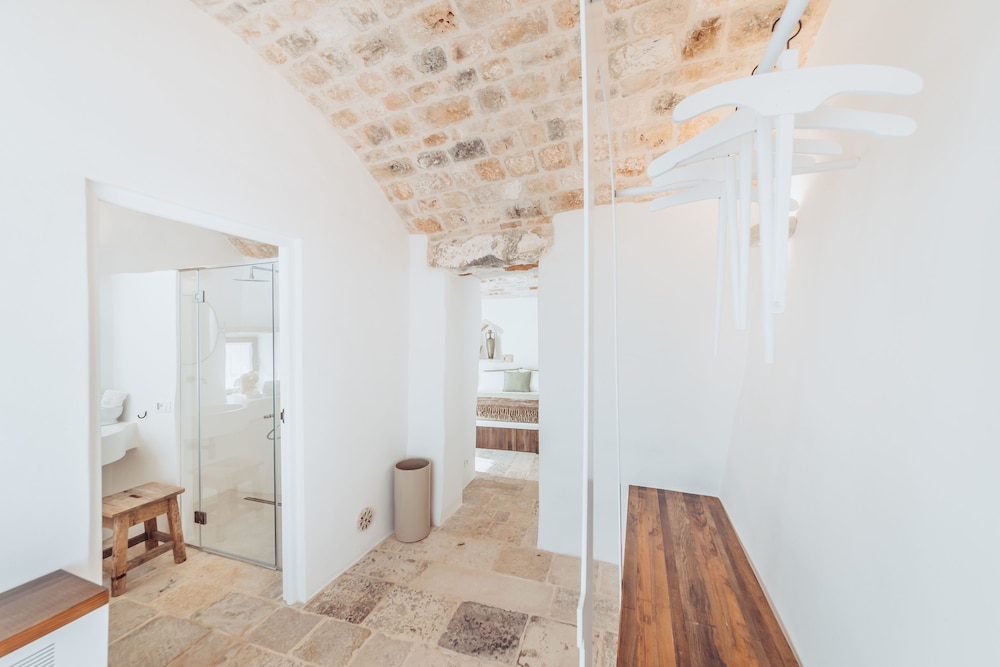 Borgo Canonica 49/50