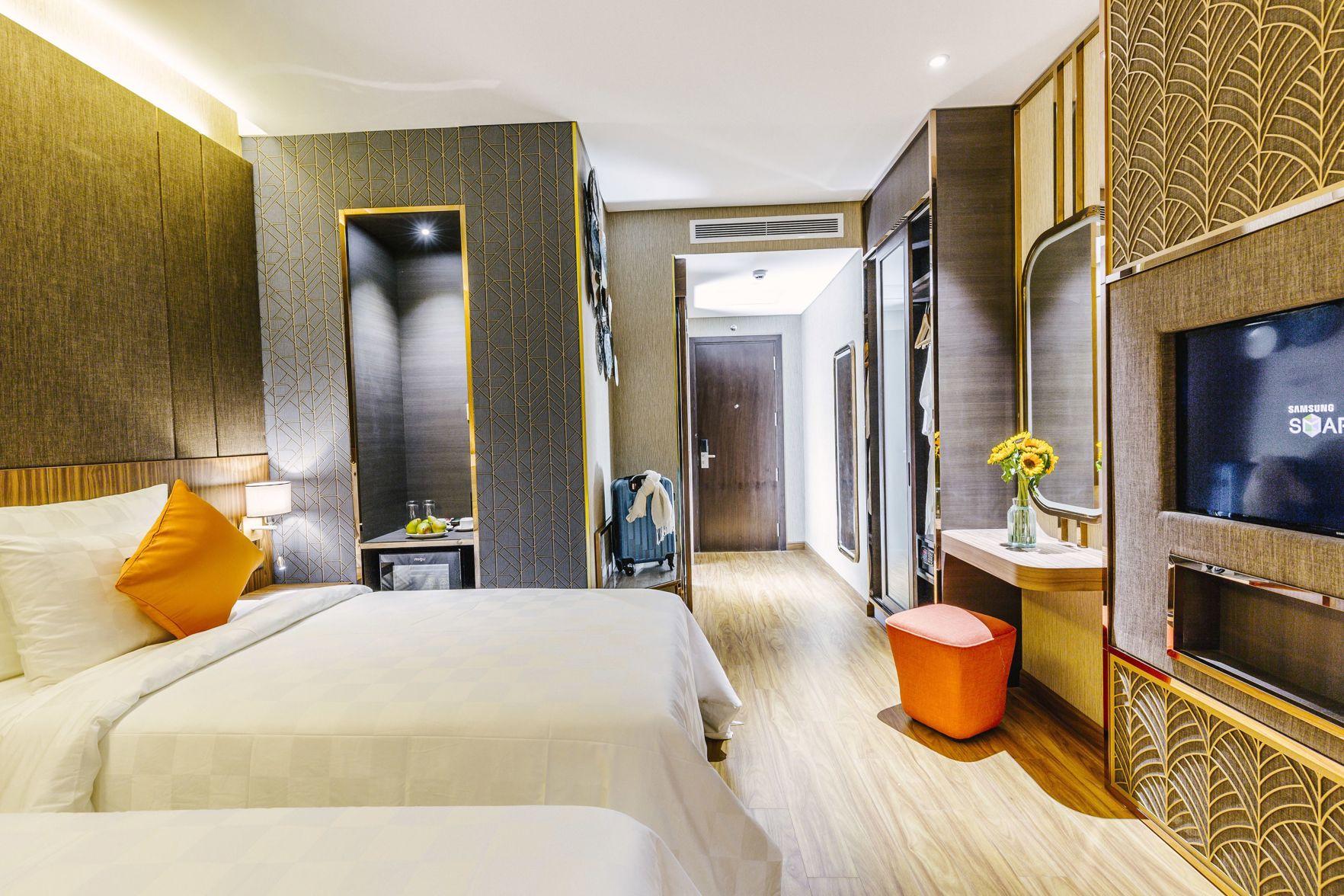 Deluxe, 2 Double Beds, No Window