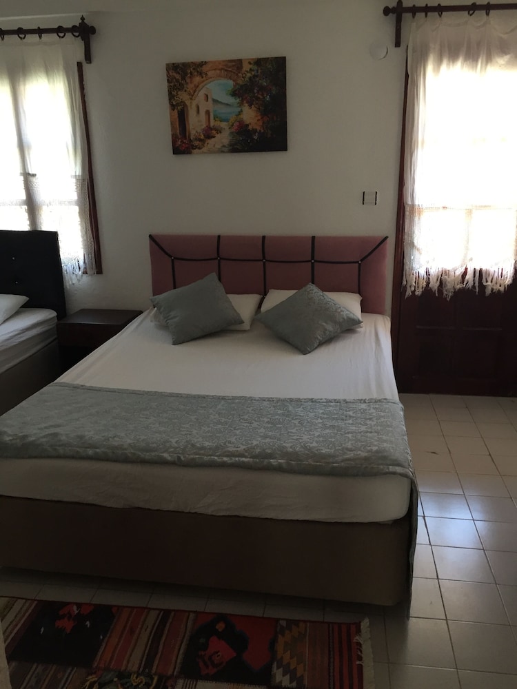 Sevgi Hotel 8/23