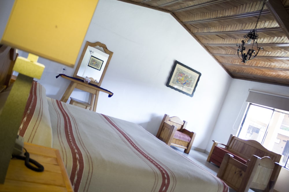 Hotel Pie de la Sierra 18/50