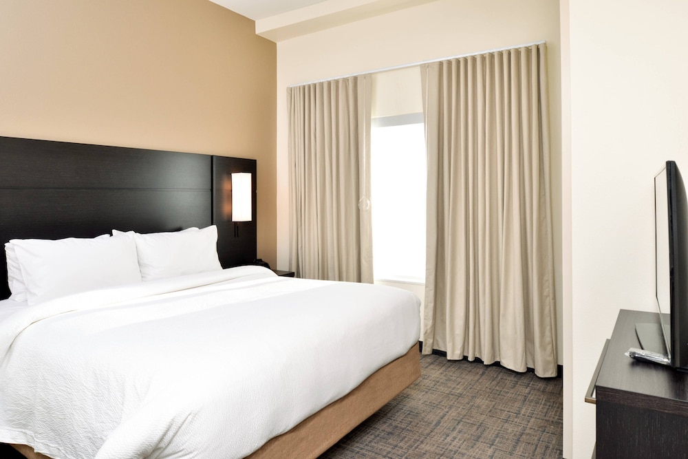 Residence Inn by Marriott Bakersfield West 10/42