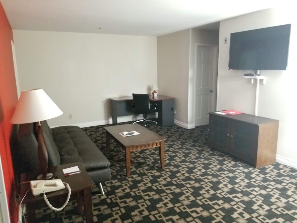 Ramada By Wyndham Oceanside 20/30