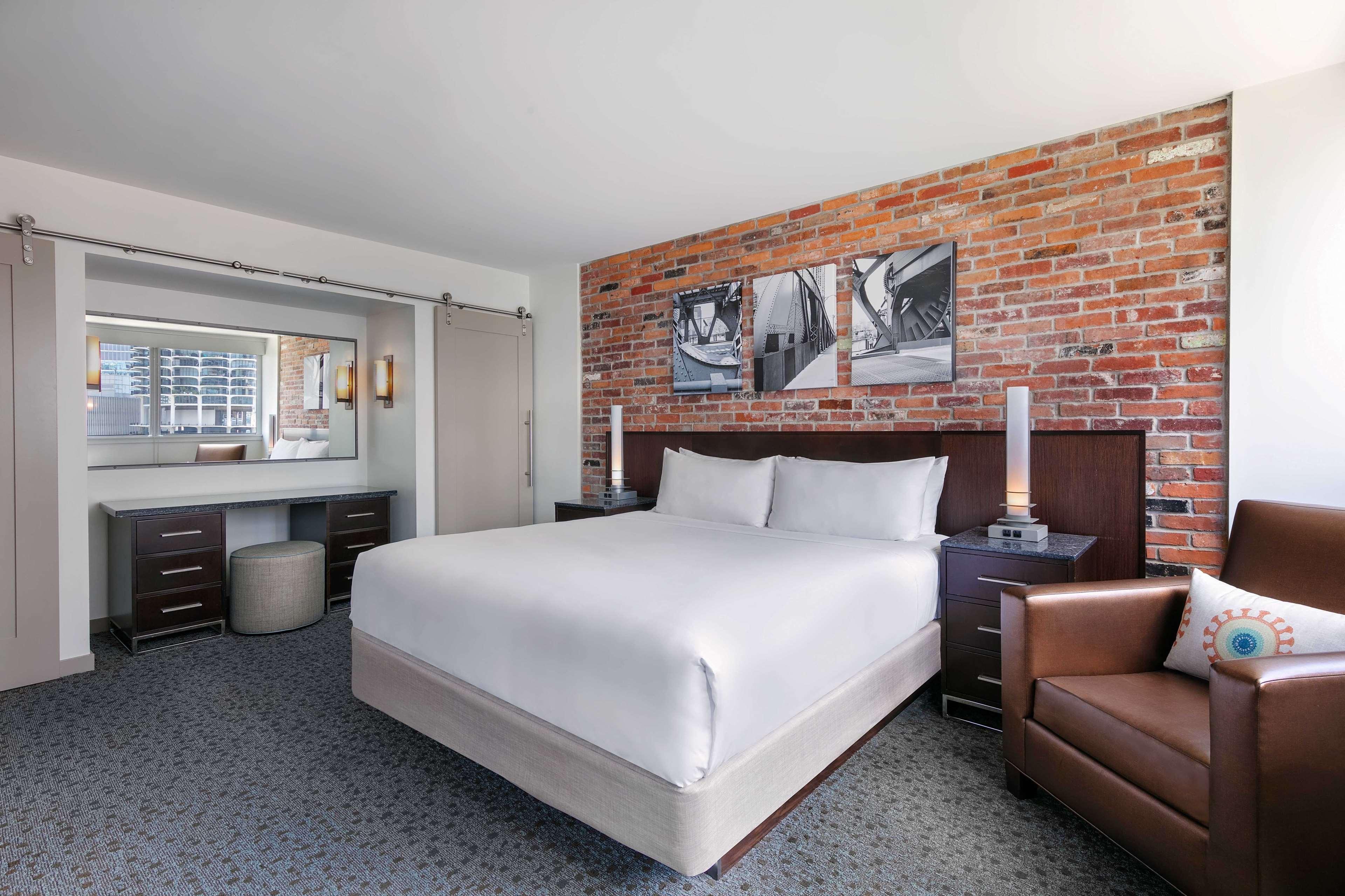 1 Bedroom, Lasalle, Suite, King Bed