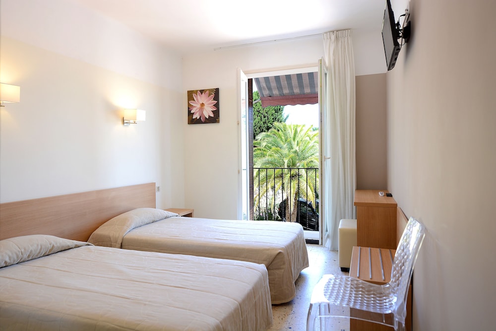 Hôtel De Porticcio 23/65