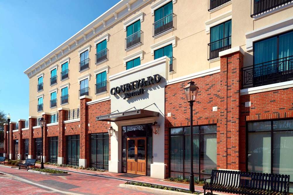 Courtyard By Marriott Lagrange 2/45
