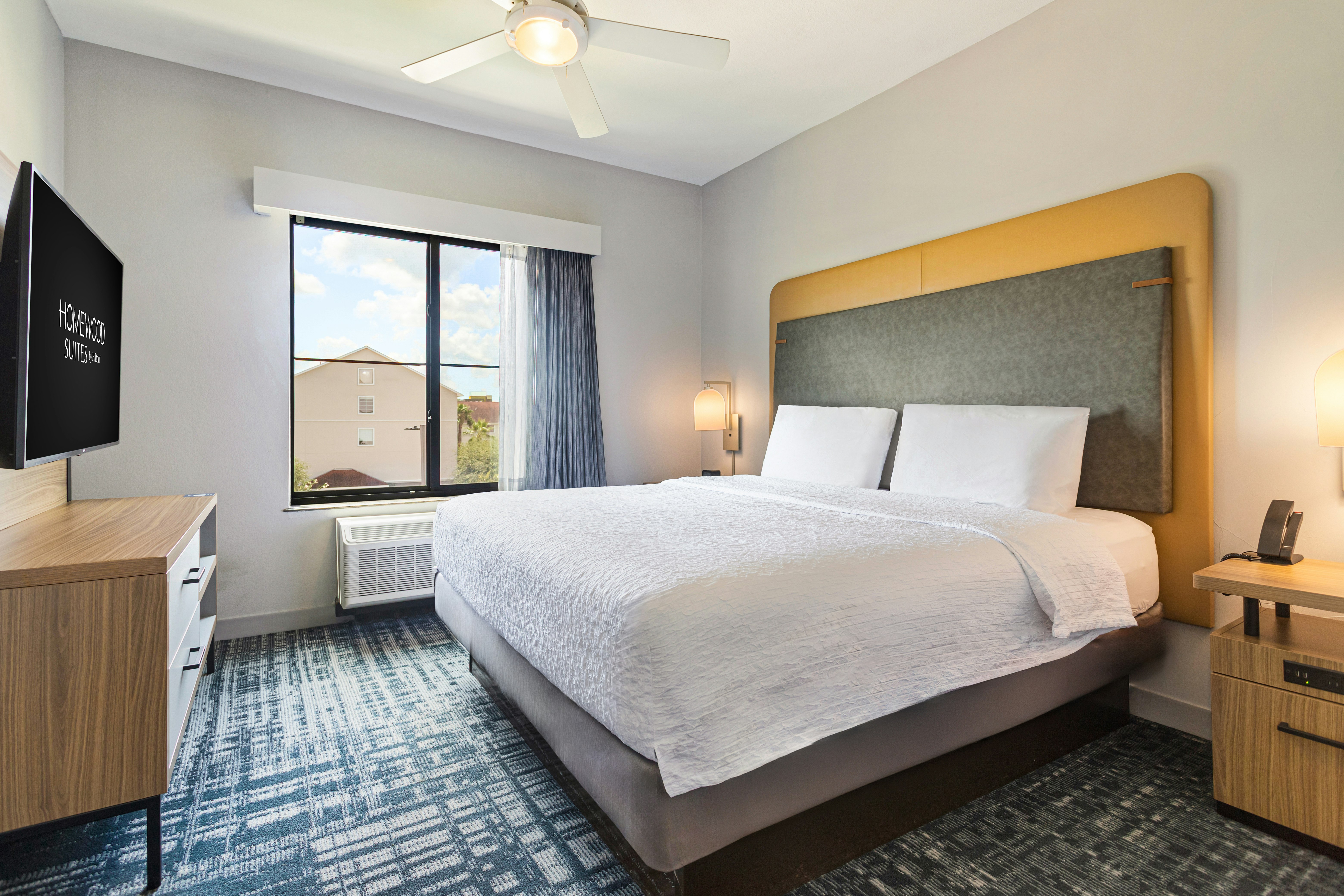 1 BEDROOM, SUITE, KING BED