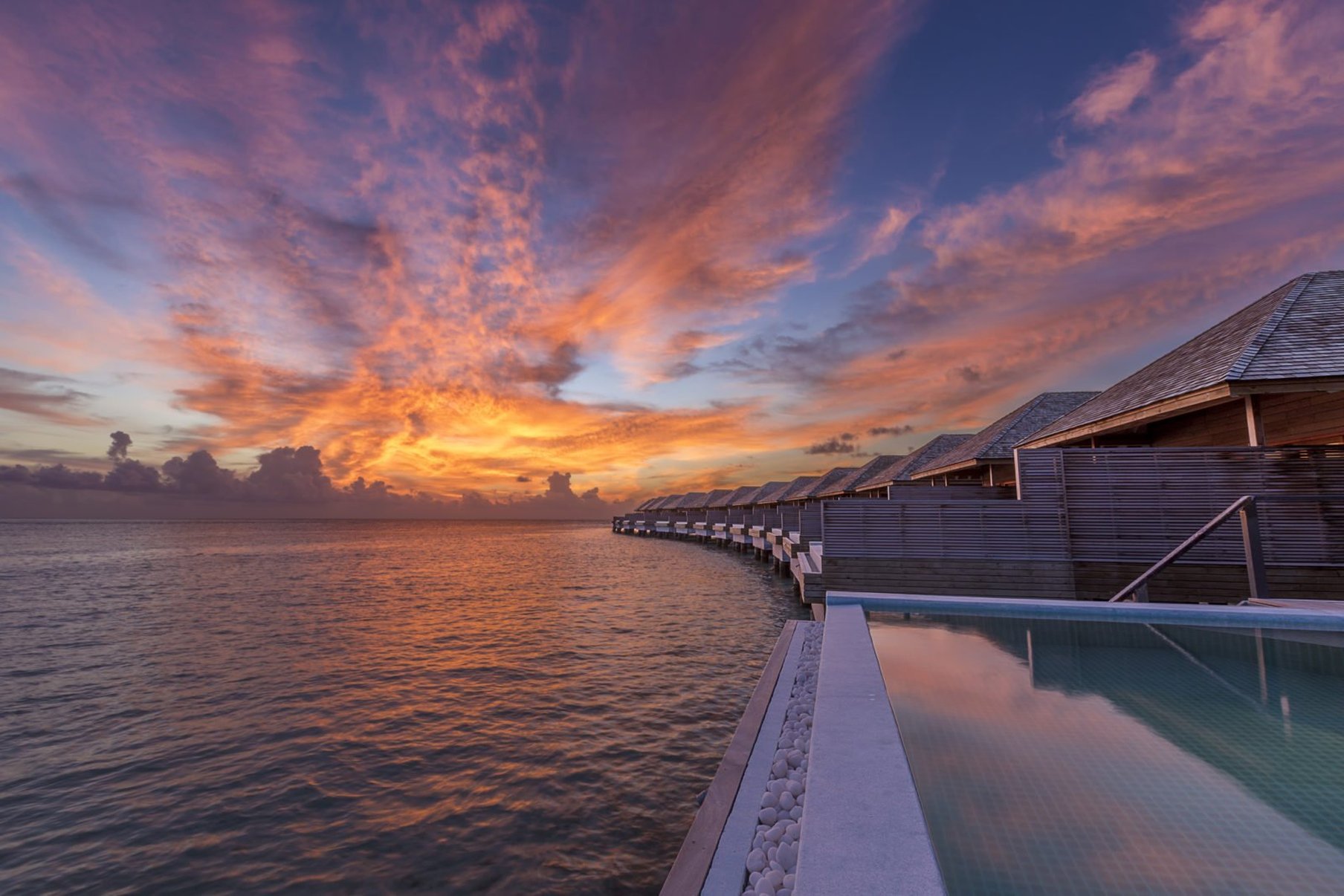 HURAWALHI ISLAND RESORT MALDIVES 95/99