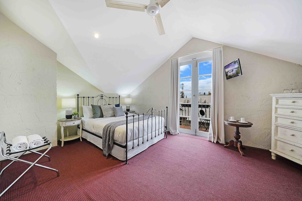 PORT MILL BED AND BREAKFAST 11/18