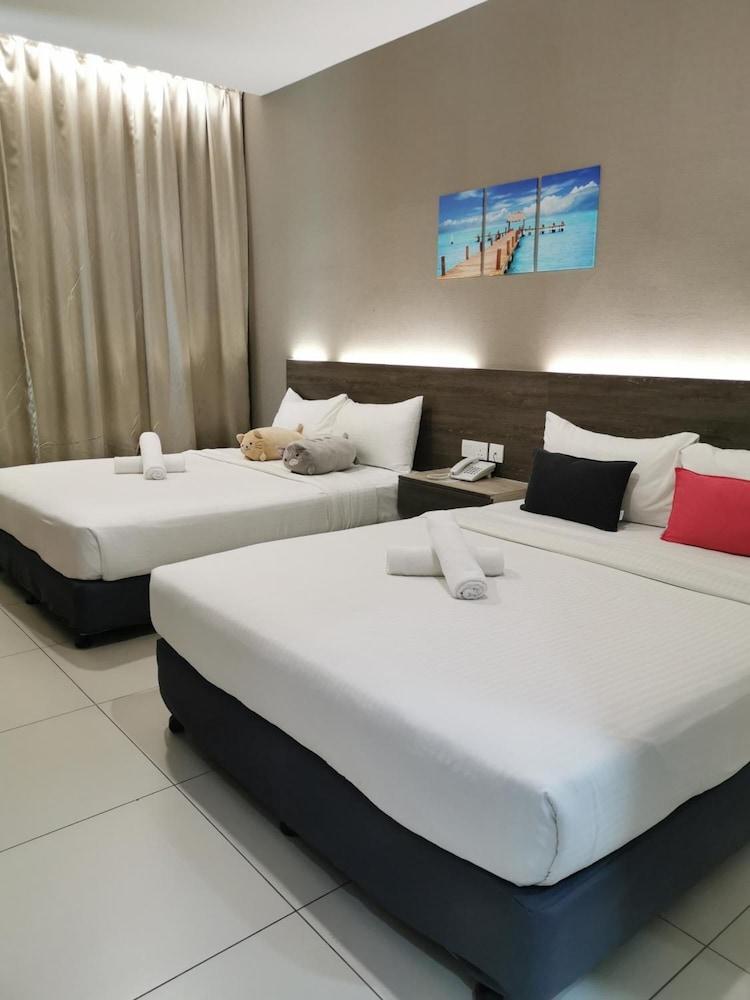 Hotel Alpha 13/58