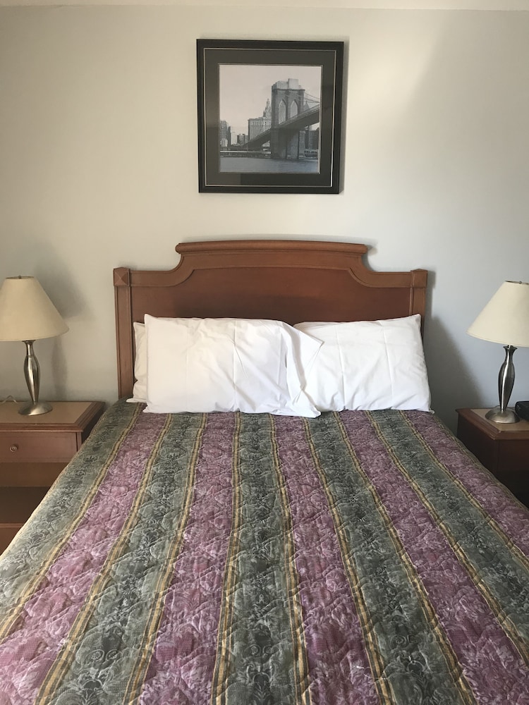 The Gables inn 15/64