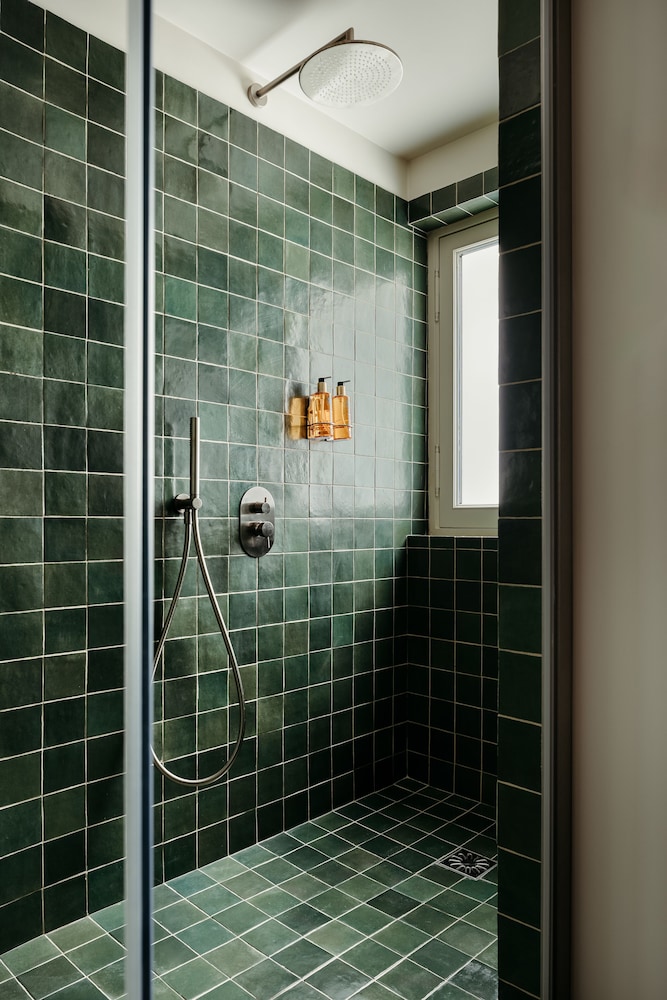 Edgar Suites Bouchardon 27/28