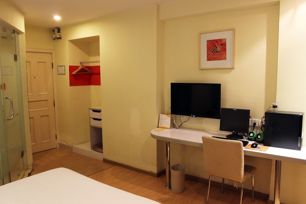 Green Oasis Hotel 38/45