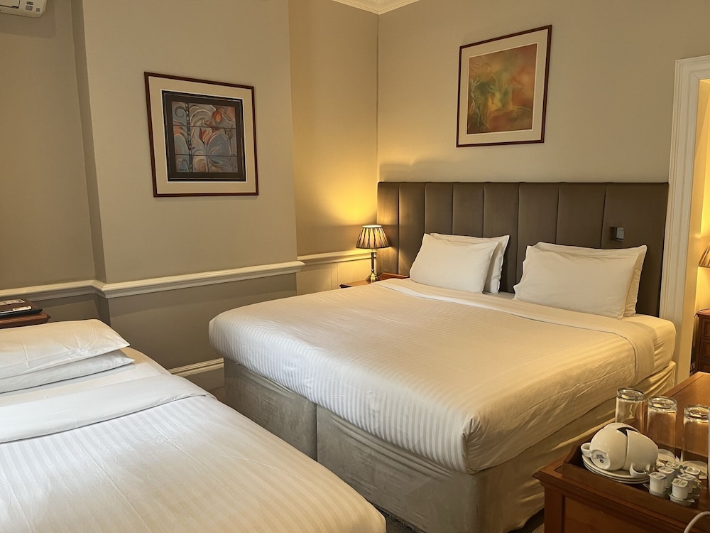 Staunton Hotel 30/65