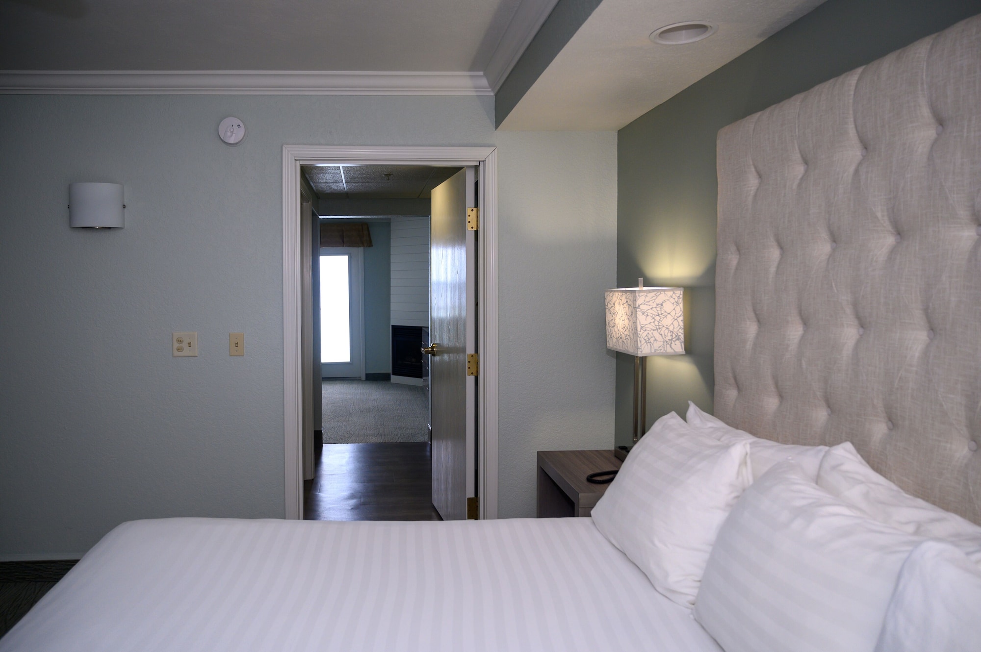 Suite, King Bed, Bay View, Sofa