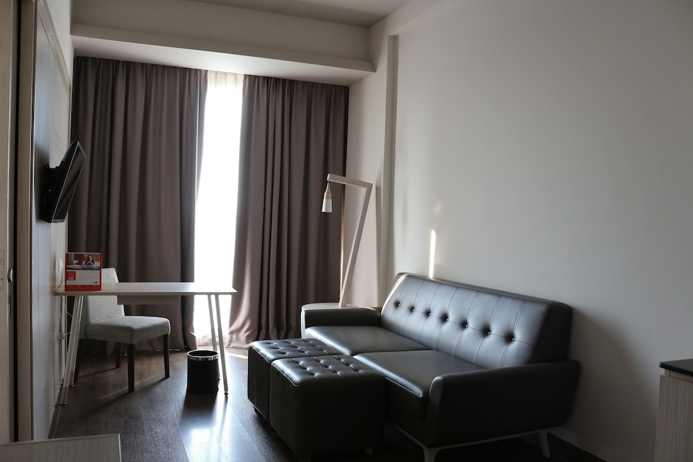 Swiss-Belinn Cikarang 24/54