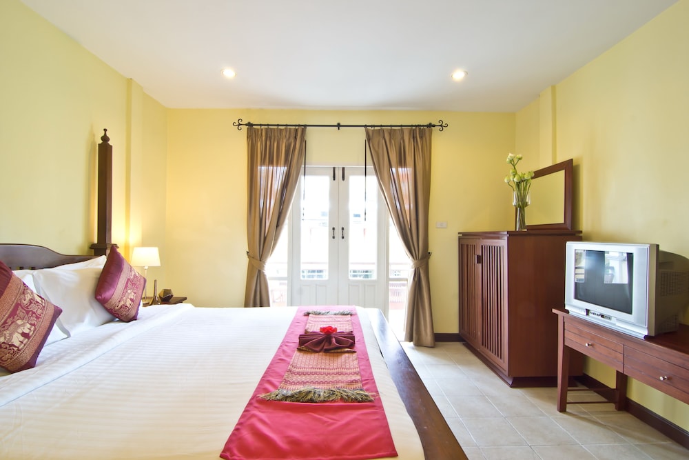 2 BEDROOMS, VILLA
