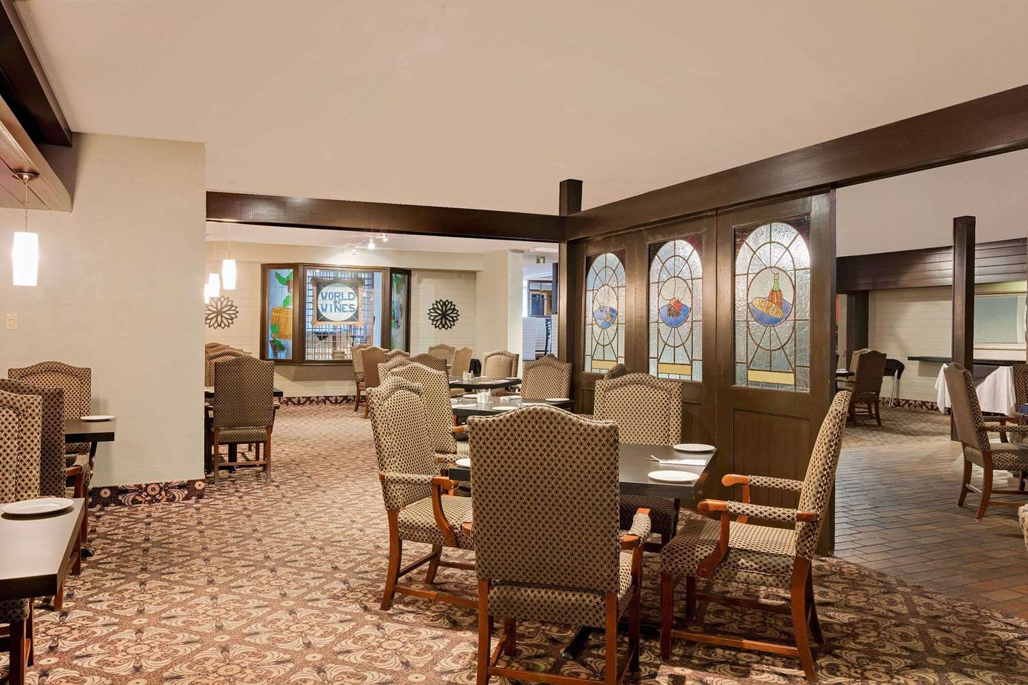 Ramada By Wyndham Pinewood Park Resort North Bay 17/24