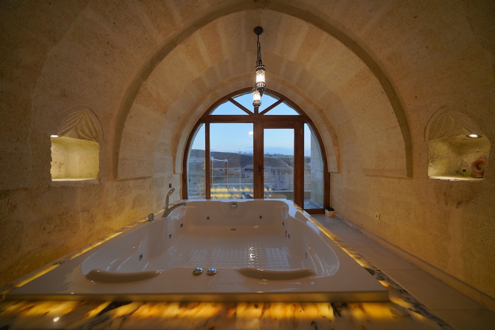 FAIRYLAND CAVE HOTEL 9/50