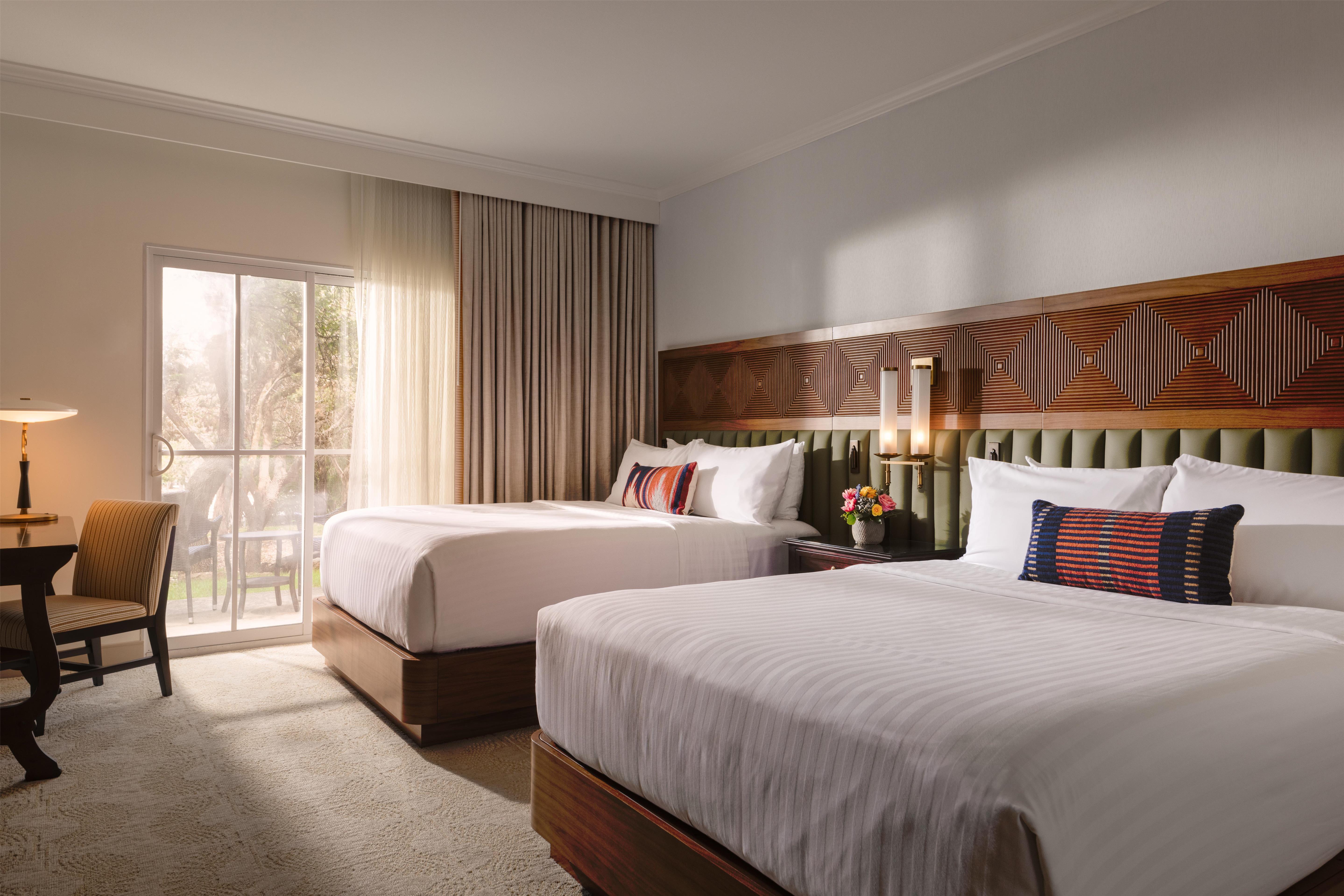 Guest Room, Deluxe, 2 Queen Beds, City View