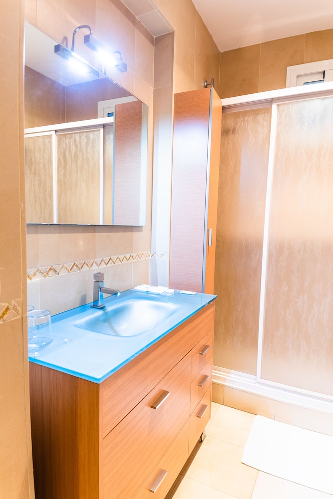 Triana Luxury Home 32/48