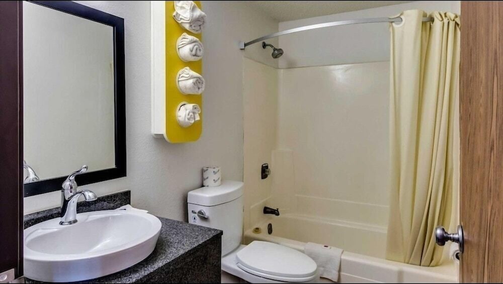 غرفة ديلوكس بسرير كينج، Motel6 Albert Lea, MN 7/7