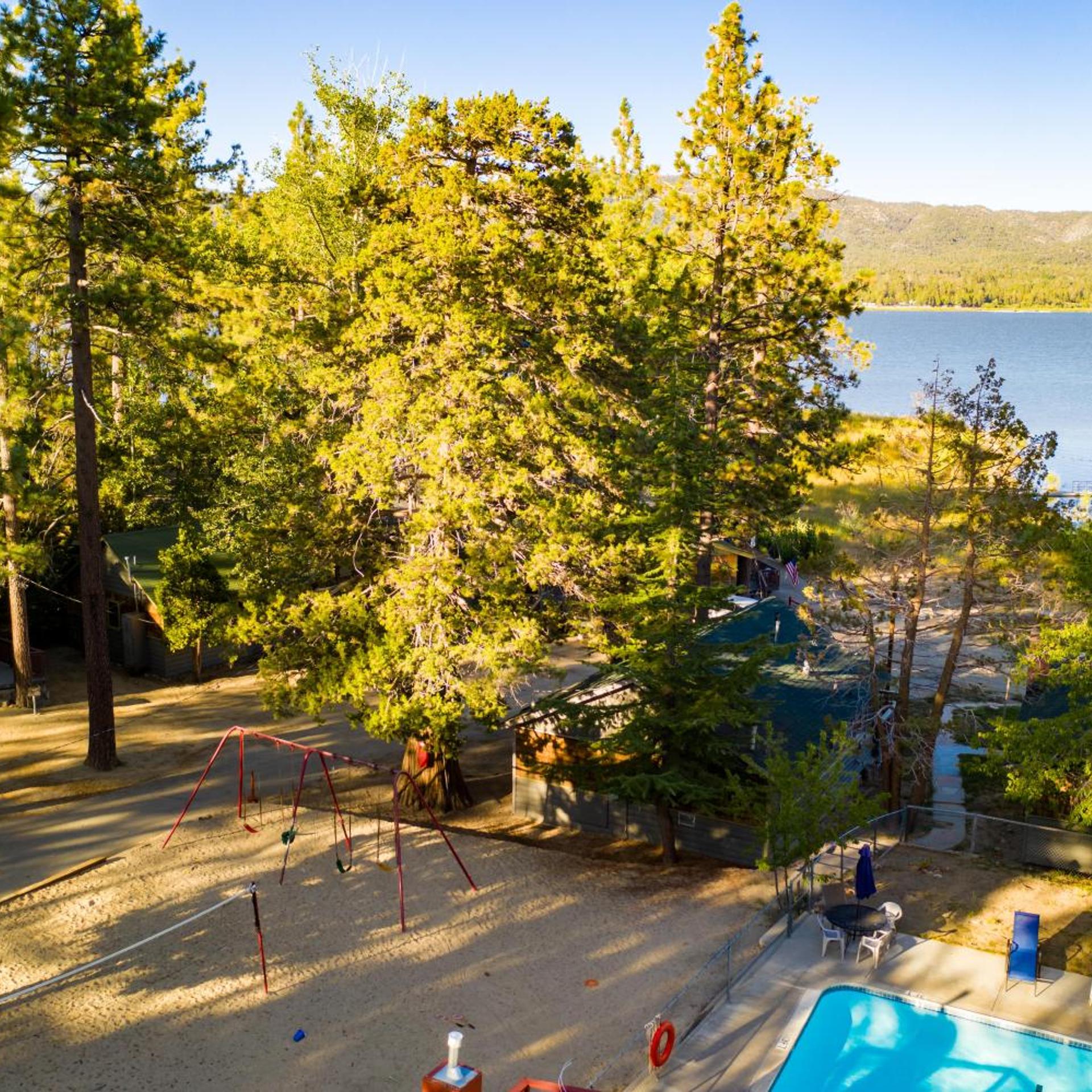 Lakefront Family Cabin by Big Bear Vacations 28/30