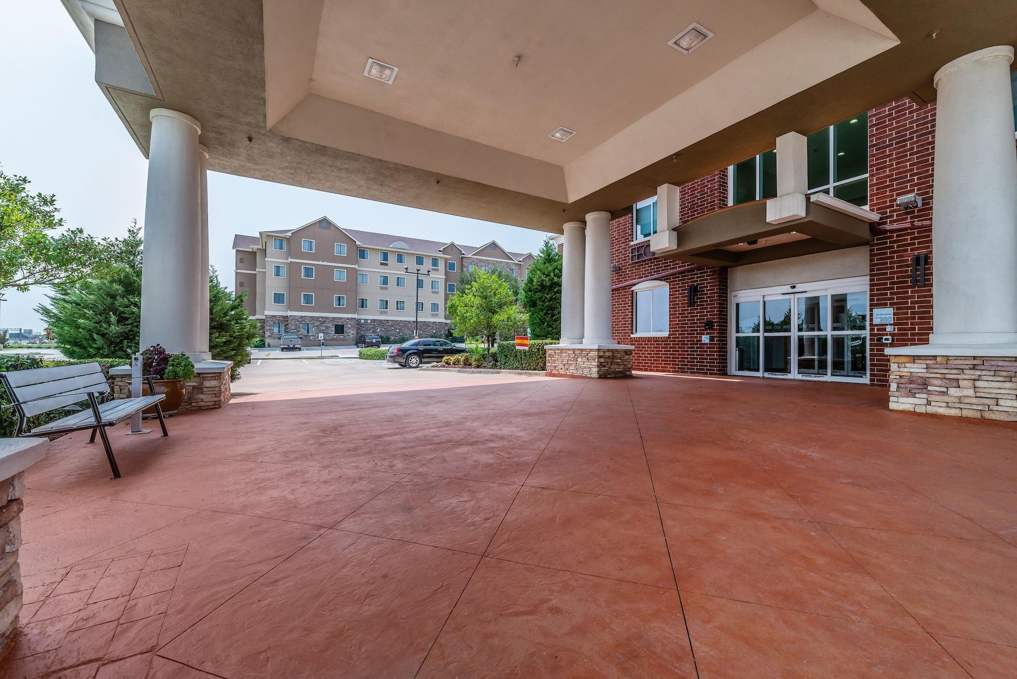 Holiday Inn Express Suites Fort Worth Fossil Creek 29/30