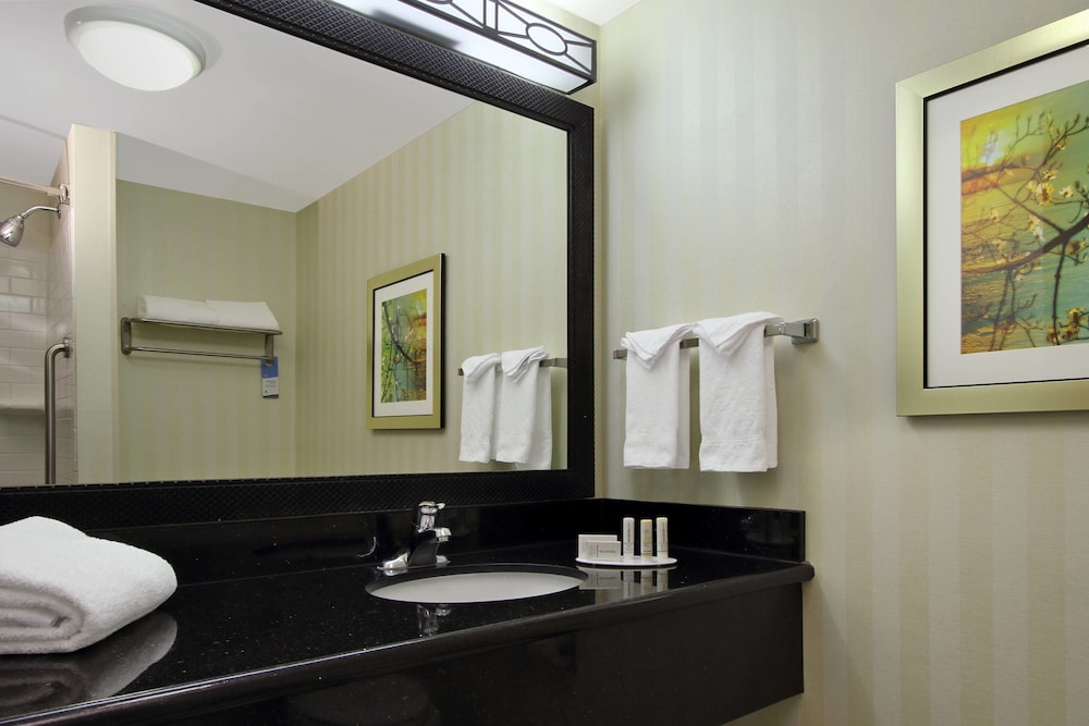 Fairfield Inn Suites By Marriott Fresno Clovis 8/36