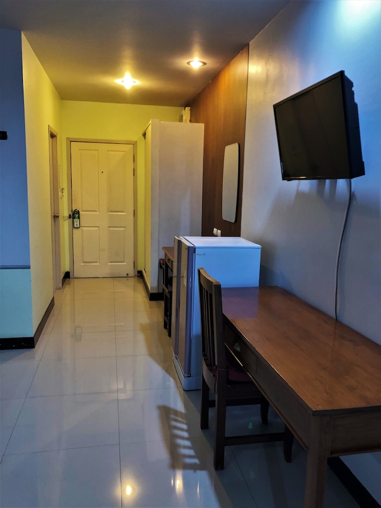 Sutus Court 1 50/66