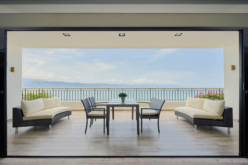 Marriott Puerto Vallarta Resort and Spa (ex Casa Magna Marriott Puerto Vallarta Resort and Spa) 45/60