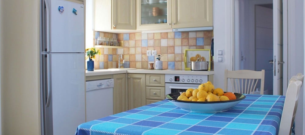 Nakos Homes photo3