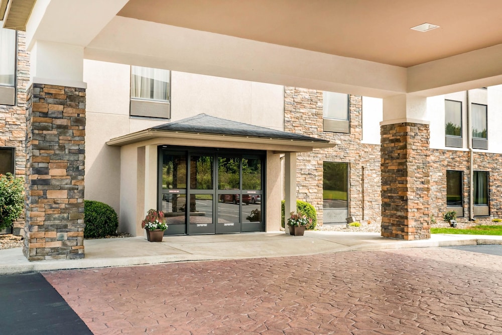 Comfort Inn Chambersburg North 8/62