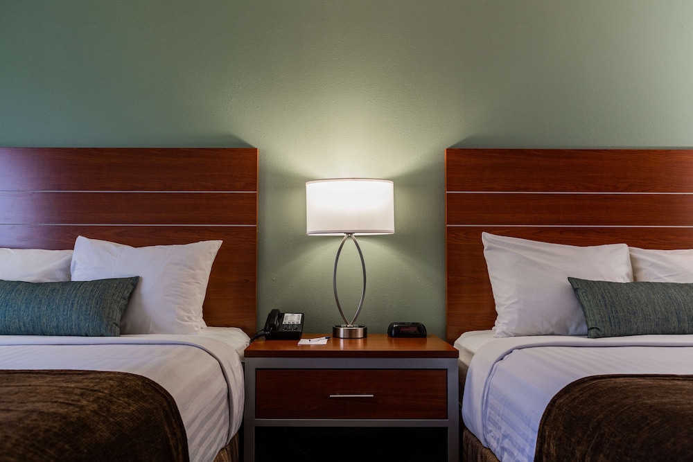 Best Western Buffalo Ridge Inn 8/33